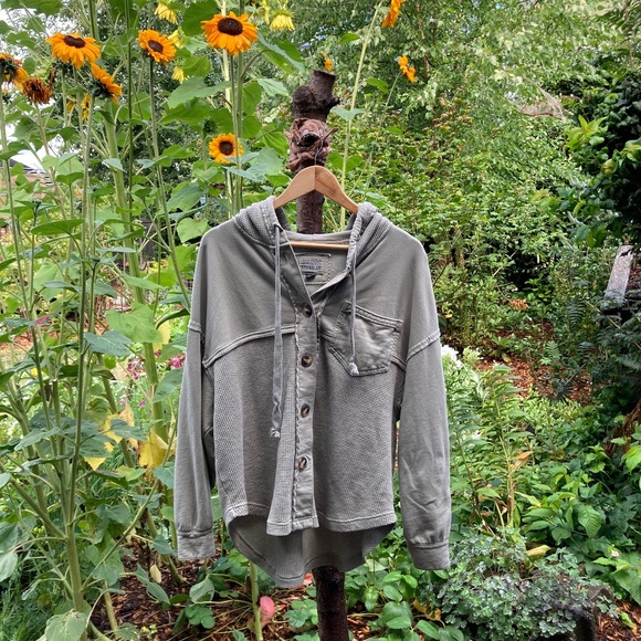 American eagle Tops - hardly is ever worn American eagle top/button down hoodie.